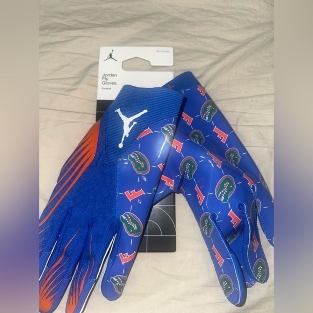 Jordan Fly "RARE" NCAA Team Issue Florida Gators Receiver Gloves NWT, FN5458-417